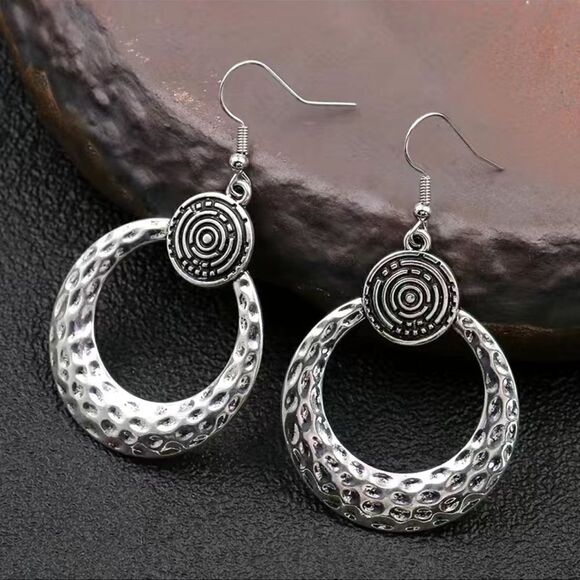 Vintage Style Zinc Alloy Silver Plated Hollow Dangle Earrings NWT - Picture 3 of 4